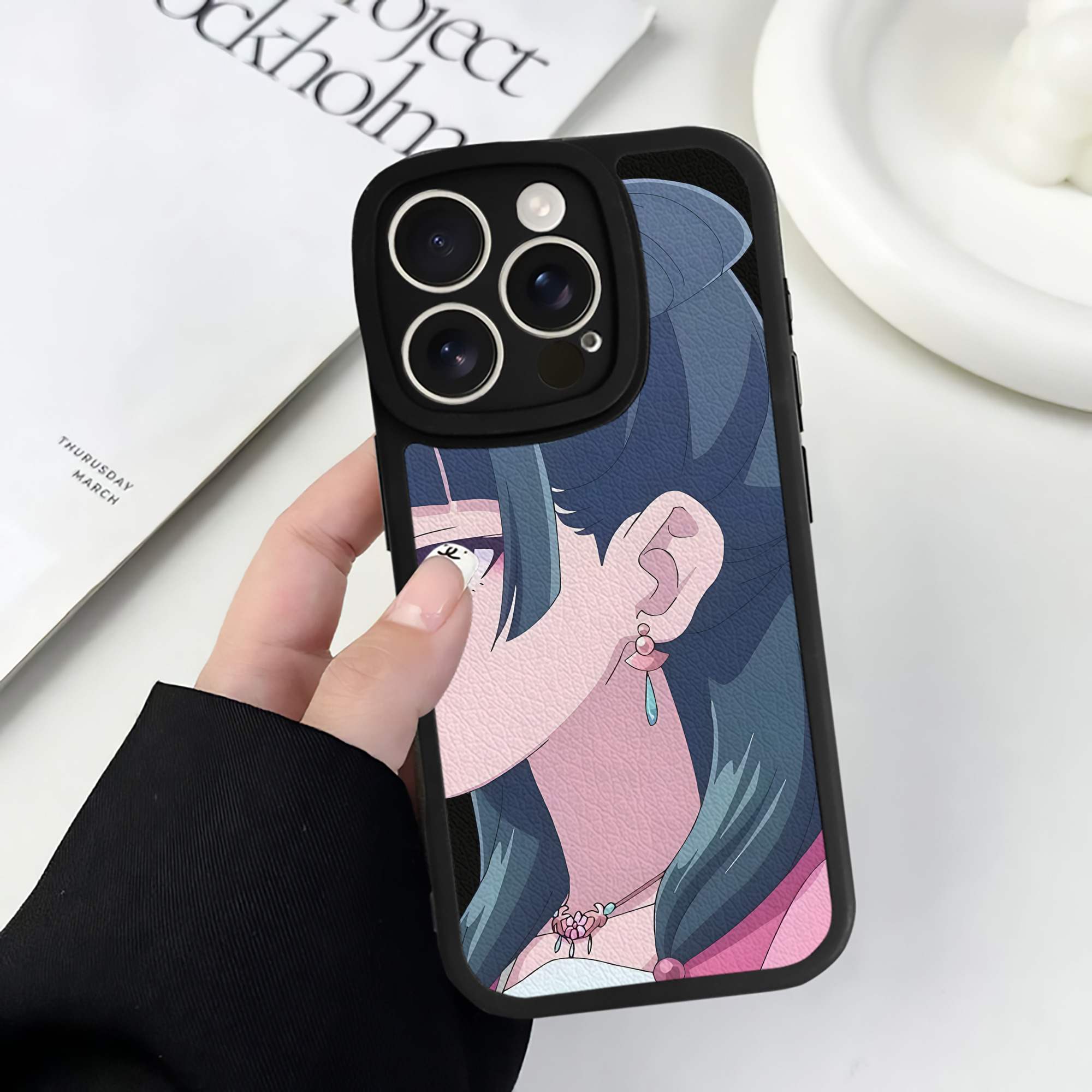 （画像用） 薬屋のひとりごと The Apothecary Diaries 【iPhone 16シリーズ対応】シリコンスマホケース（レザー調） 材質：シリコン